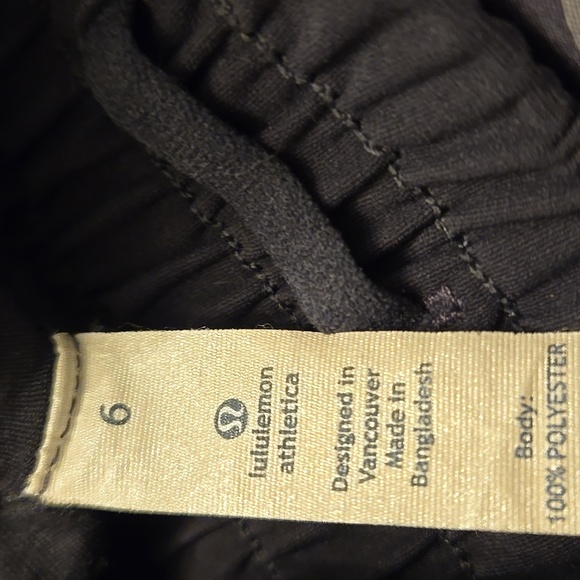 Lululemon skort - Picture 3 of 4